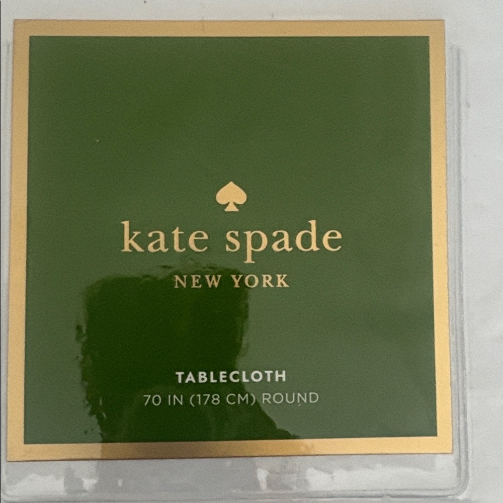 KATE SPADE 70” ROUND TABLECLOTH & 4 NAPKINS - Picture 2 of 4